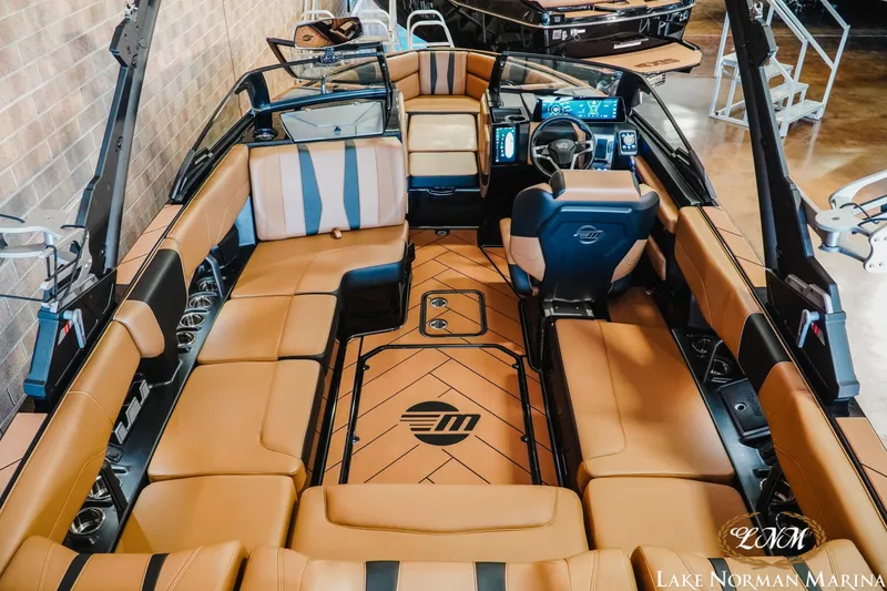 Slide: The Image of Malibu Wakesetter 22 LSV 2025 - 9