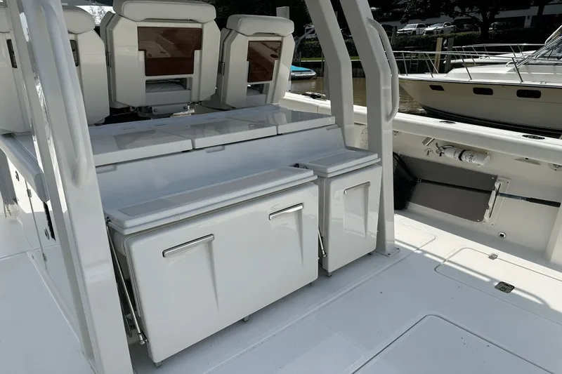 Slide: The Image of Pursuit S 358 Sport 2025 - 15