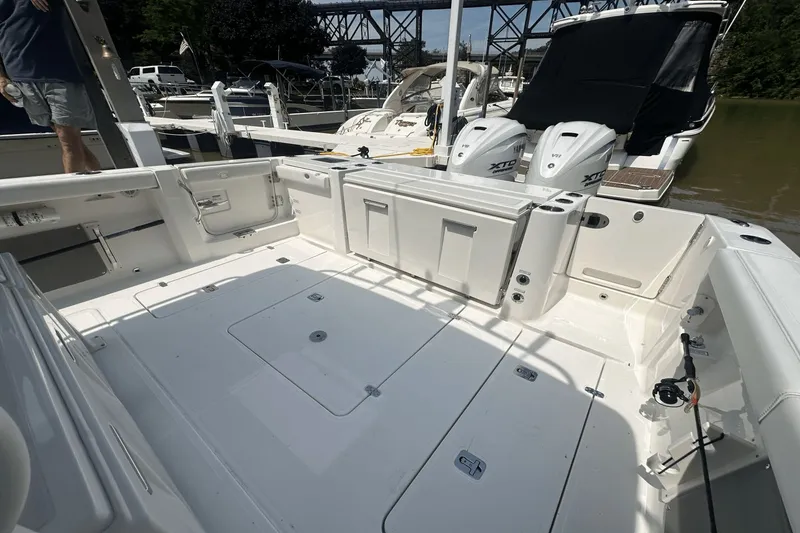 Slide: The Image of Pursuit S 358 Sport 2025 - 19