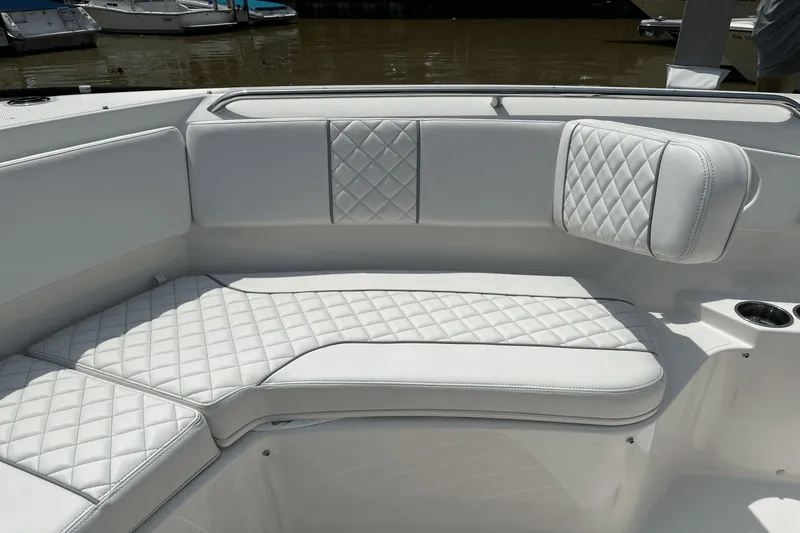 Slide: The Image of Pursuit S 358 Sport 2025 - 31