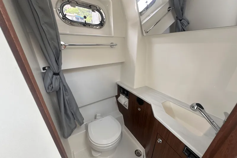 Slide: The Image of Pursuit S 358 Sport 2025 - 38