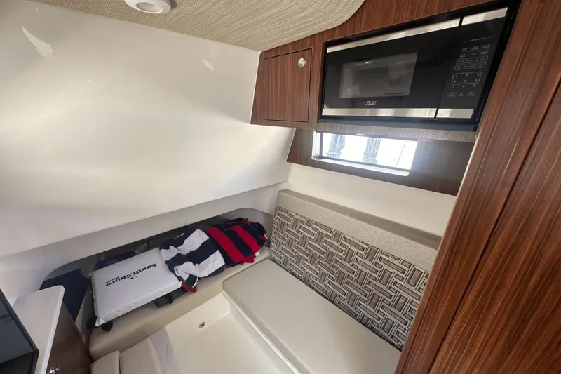 Slide: The Image of Pursuit S 358 Sport 2025 - 41