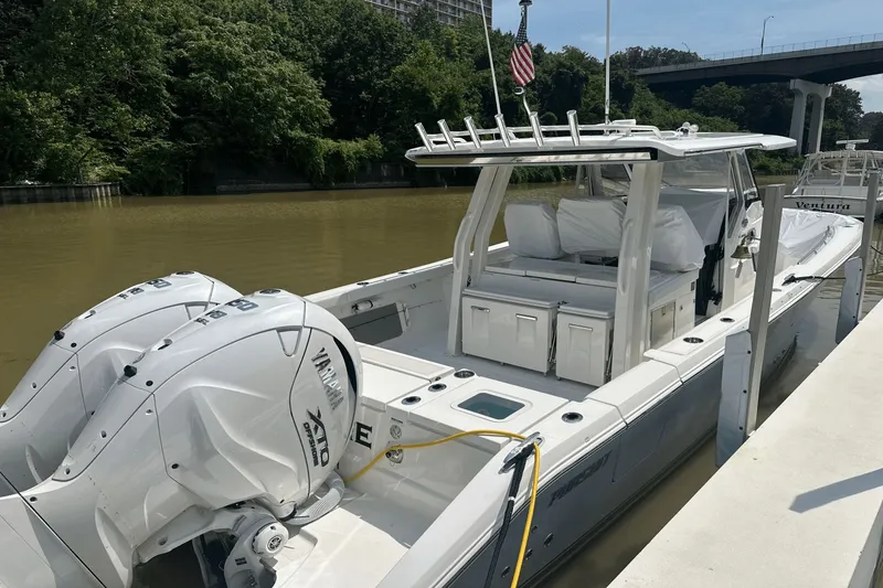 Slide: The Image of Pursuit S 358 Sport 2025 - 44