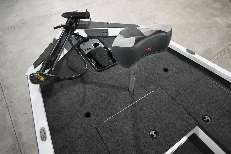 Slide: The Image of 2026 Vexus AVX181 DEFENDER boat deck with seat and trolling motor. - 7