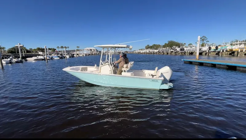 Slide: The Image of Boston Whaler 210 Montauk 2026 - 3