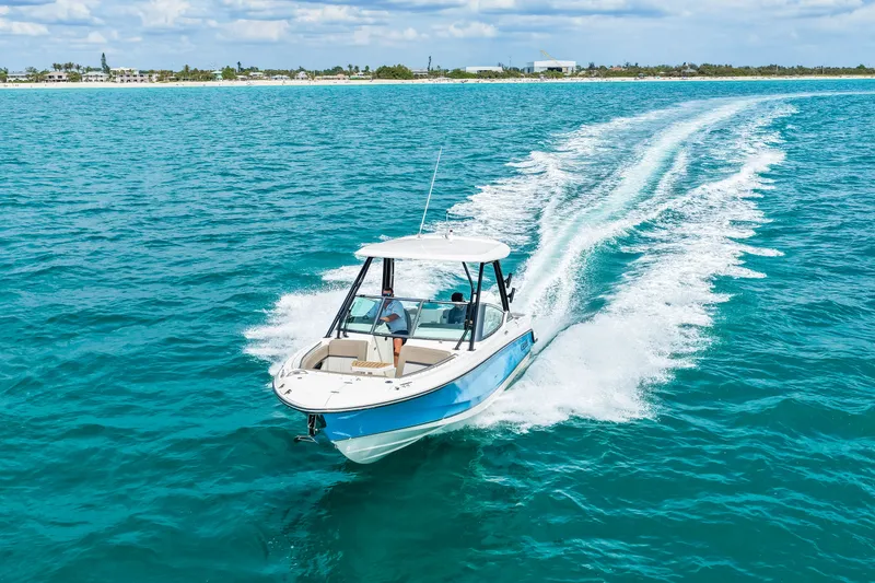 Slide: The Image of Boston Whaler 240 Vantage 2026 - 26