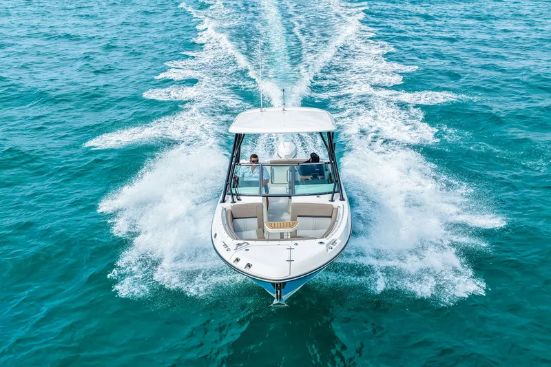 Slide: The Image of Boston Whaler 240 Vantage 2026 - 34