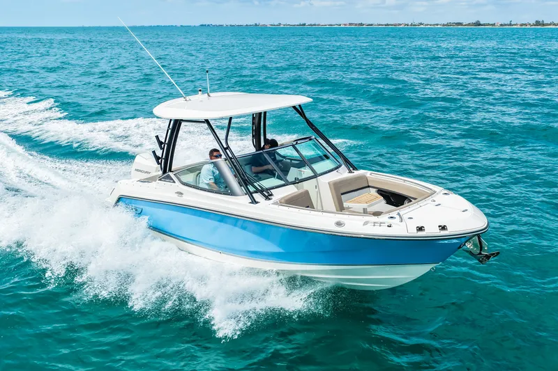 Slide: The Image of Boston Whaler 240 Vantage 2026 - 39