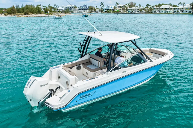 Slide: The Image of Boston Whaler 240 Vantage 2026 - 51