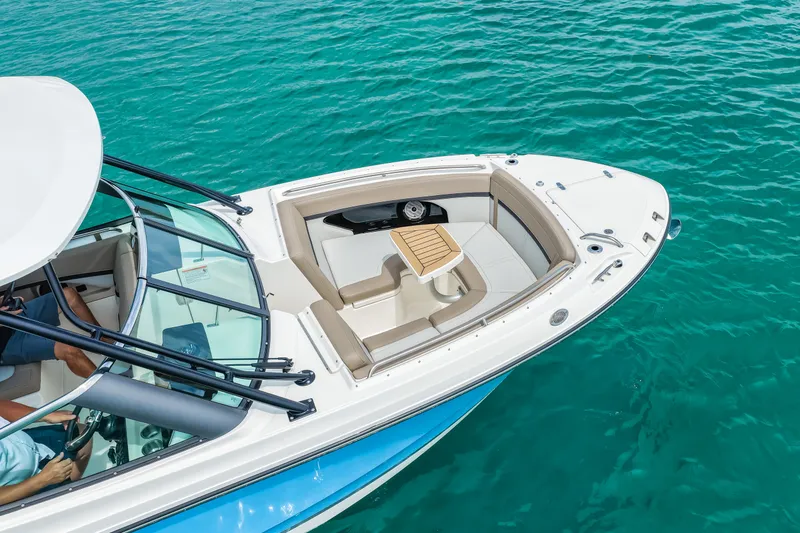 Slide: The Image of Boston Whaler 240 Vantage 2026 - 54