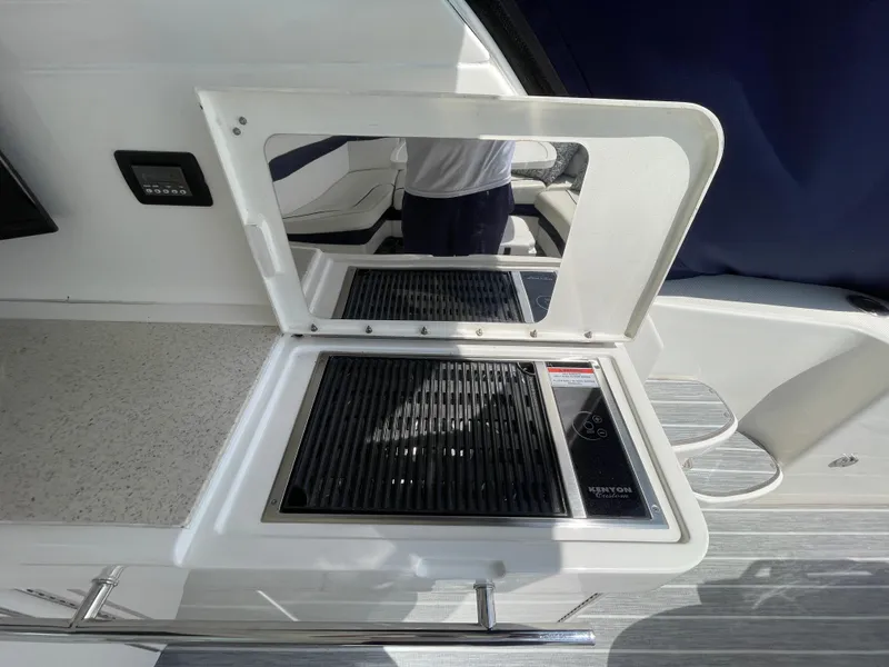 Slide: The Image of Sea Ray 450 Sundancer 2010 - 60