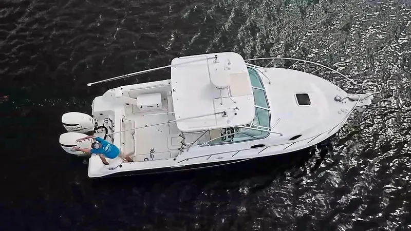 Slide: The Image of Aerial view of 2005 Wellcraft 290 Coastal boat on water. - 7