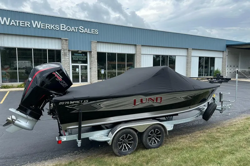 Slide: The Image of 2026 Lund 2075 Impact XS Sport boat at Water Werks Boat Sales. - 40