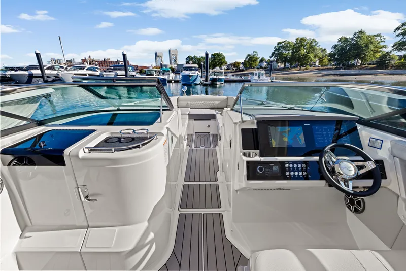 Slide: The Image of Sea Ray SLX 350 Outboard 2026 - 17