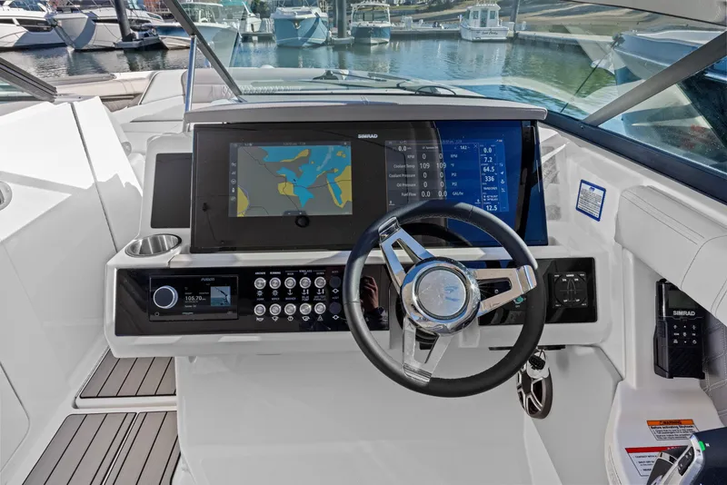 Slide: The Image of Sea Ray SLX 350 Outboard 2026 - 25