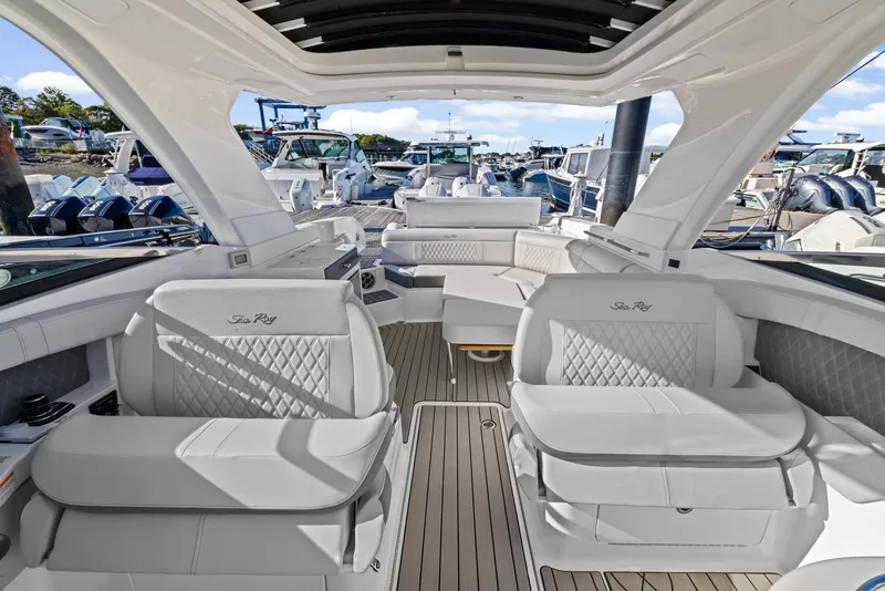 Slide: The Image of Sea Ray SLX 350 Outboard 2026 - 26