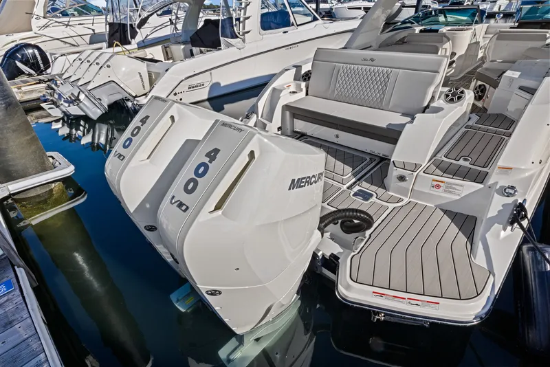 Slide: The Image of Sea Ray SLX 350 Outboard 2026 - 7