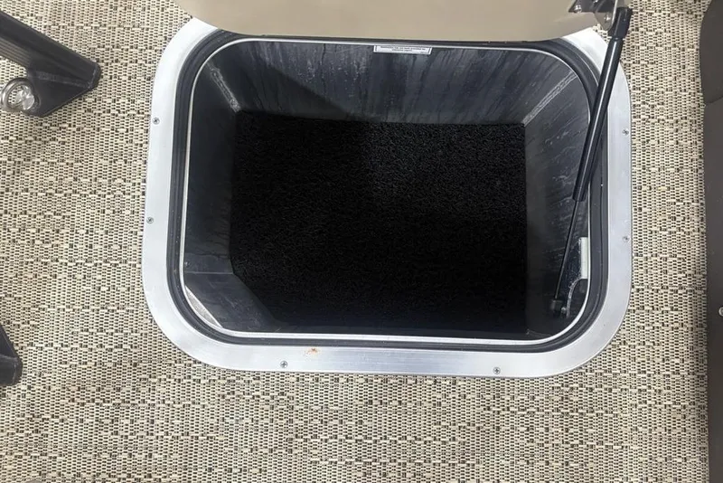 Slide: The Image of Barletta L25U 2025 boat with Mercury engine and Killpad boarding ladder. - 41