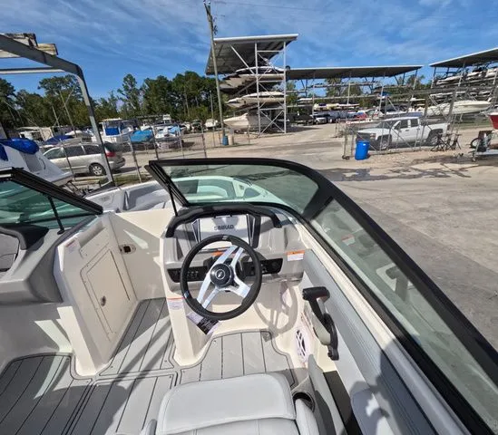 Slide: The Image of Chaparral 21 SSi OB In stock trailer included 2026 - 18