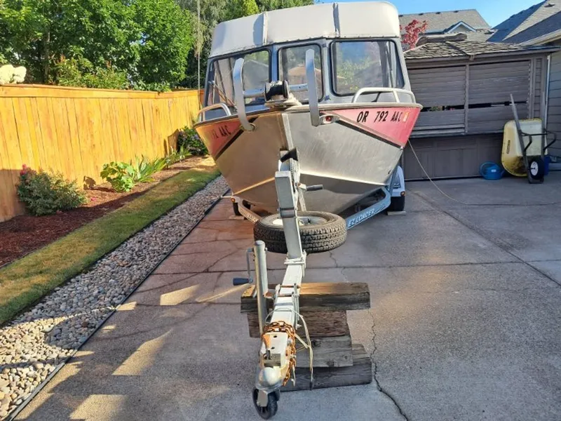 Slide: The Image of Hewescraft Sportsman 2001 - 3