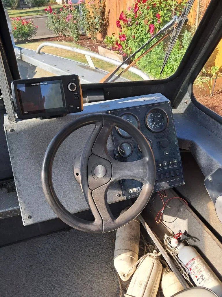 Slide: The Image of Hewescraft Sportsman 2001 - 4