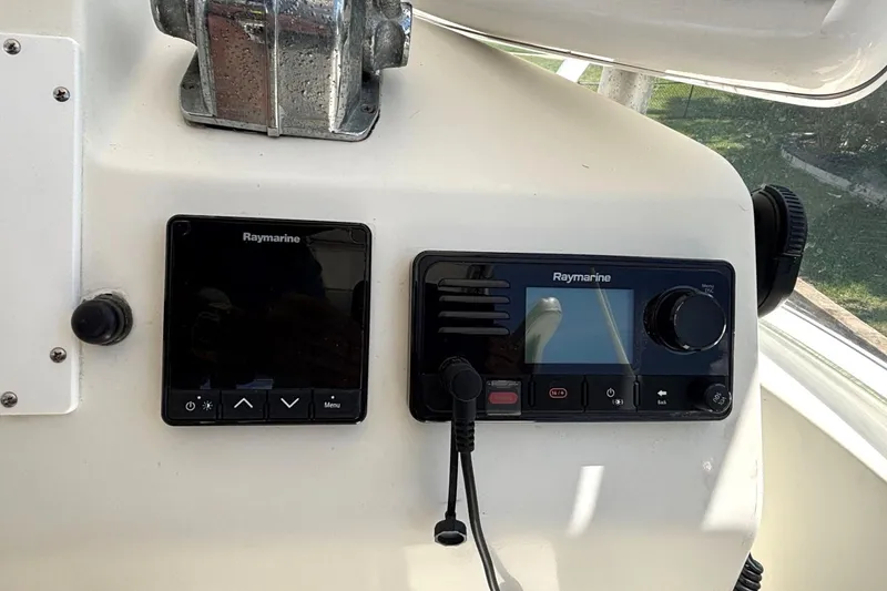 Slide: The Image of Raymarine navigation equipment on 2000 Fountaine Pajot Maryland 37 yacht dashboard. - 29