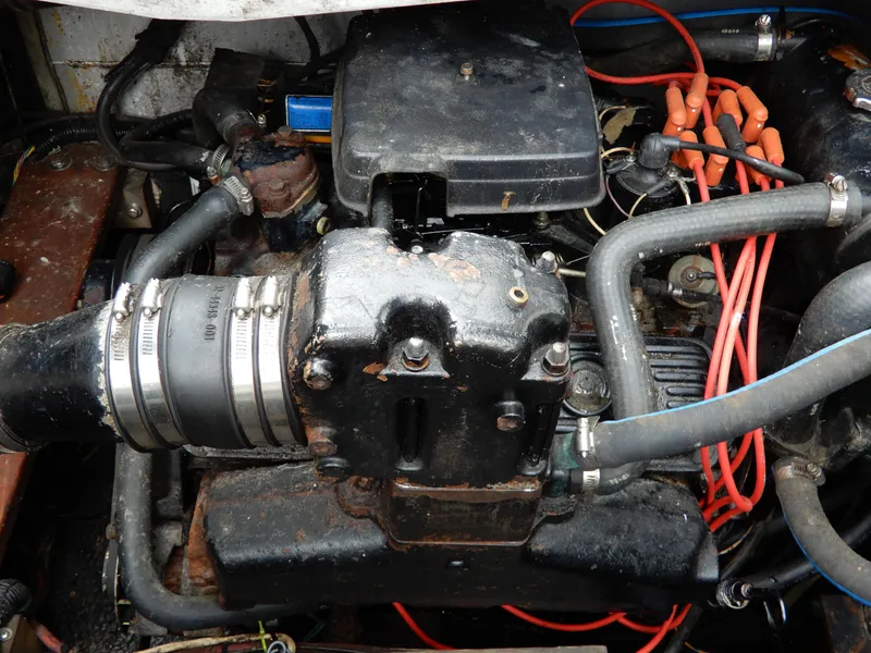 Slide: The Image of Carver Yachts 28 Mariner 1987 - 50