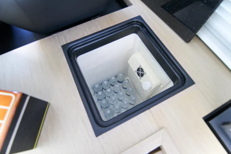 Slide: The Image of Sunseeker Predator 57 2017 - 102