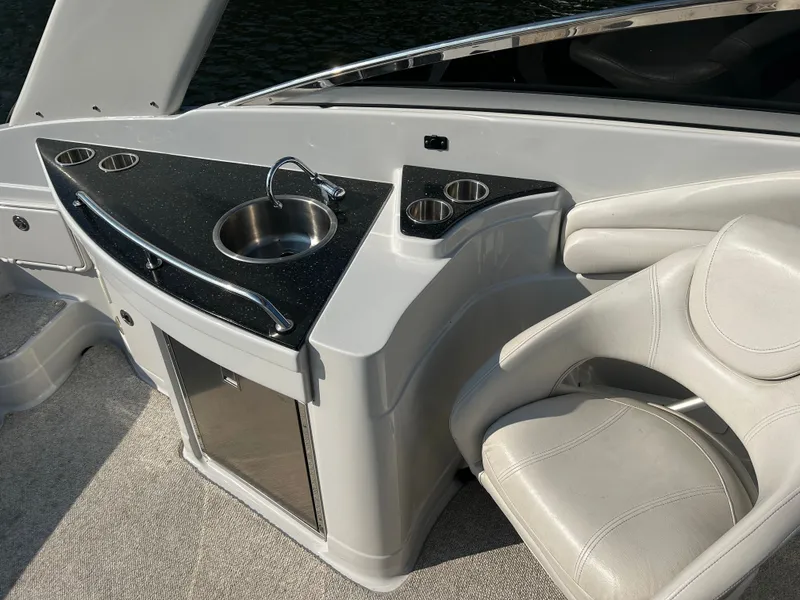 Slide: The Image of Crownline Boats 300 LS 2008 - 22