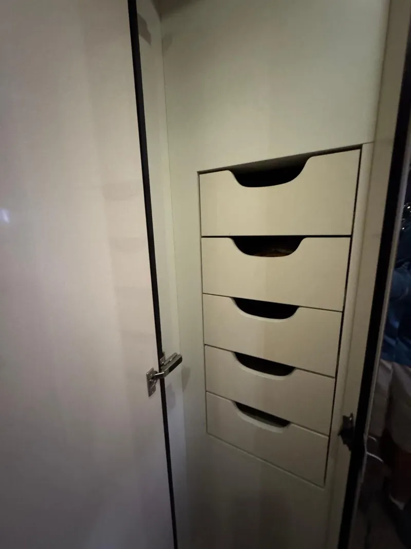 Slide: The Image of Meridian 490 Pilothouse 2003 - 63