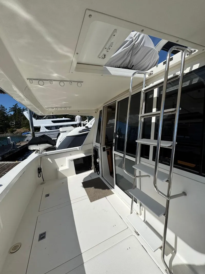 Slide: The Image of Meridian 490 Pilothouse 2003 - 66