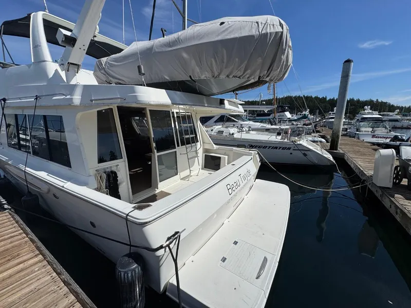 Slide: The Image of Meridian 490 Pilothouse 2003 - 70