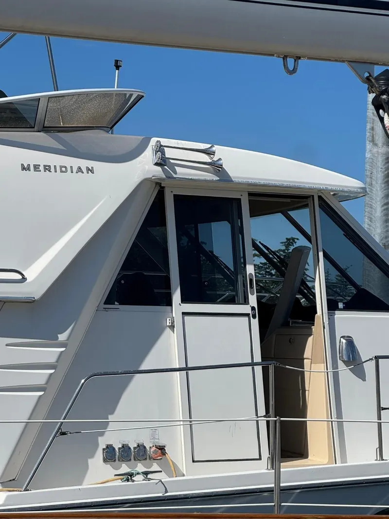 Slide: The Image of Meridian 490 Pilothouse 2003 - 76
