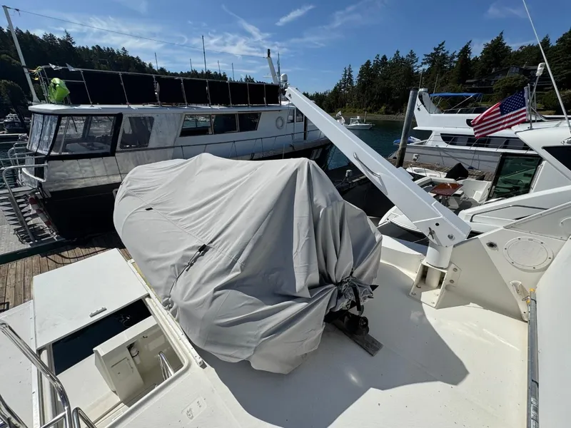 Slide: The Image of Meridian 490 Pilothouse 2003 - 79