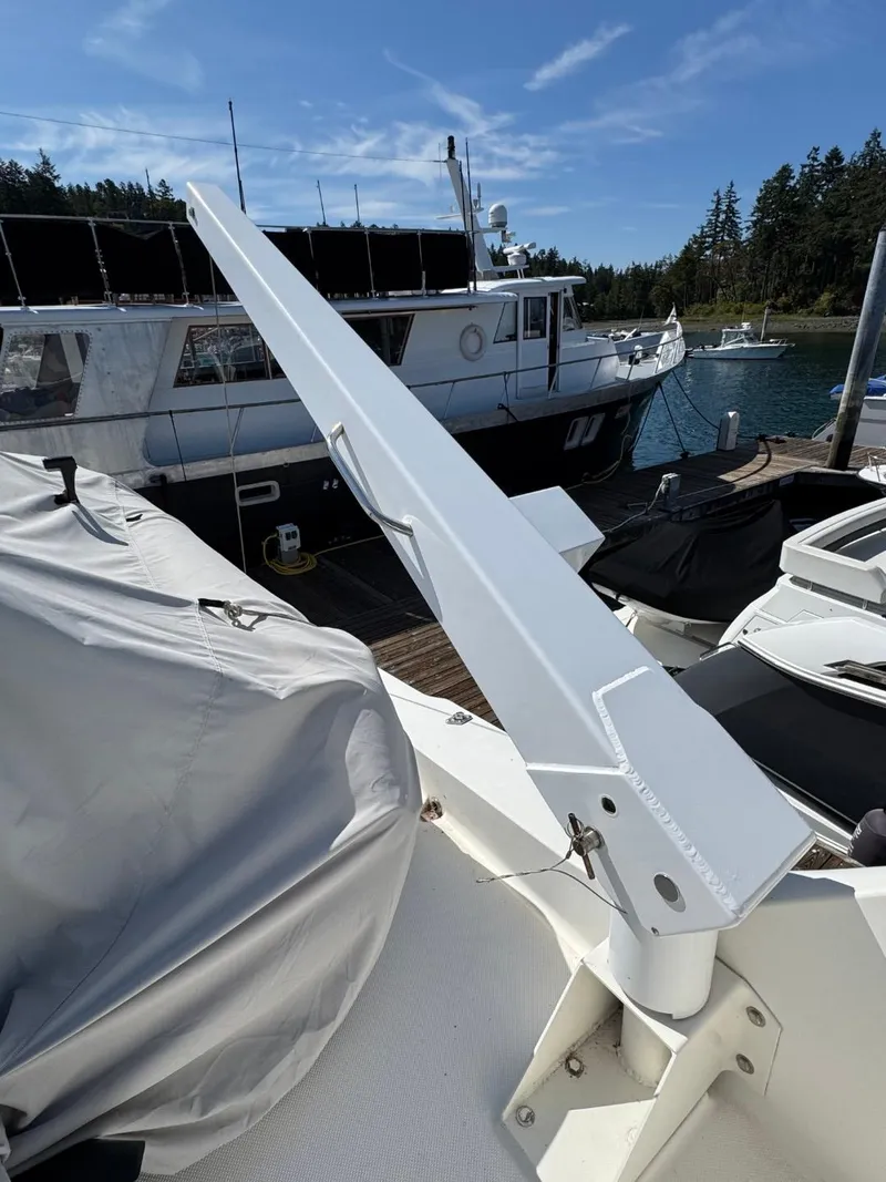 Slide: The Image of Meridian 490 Pilothouse 2003 - 81