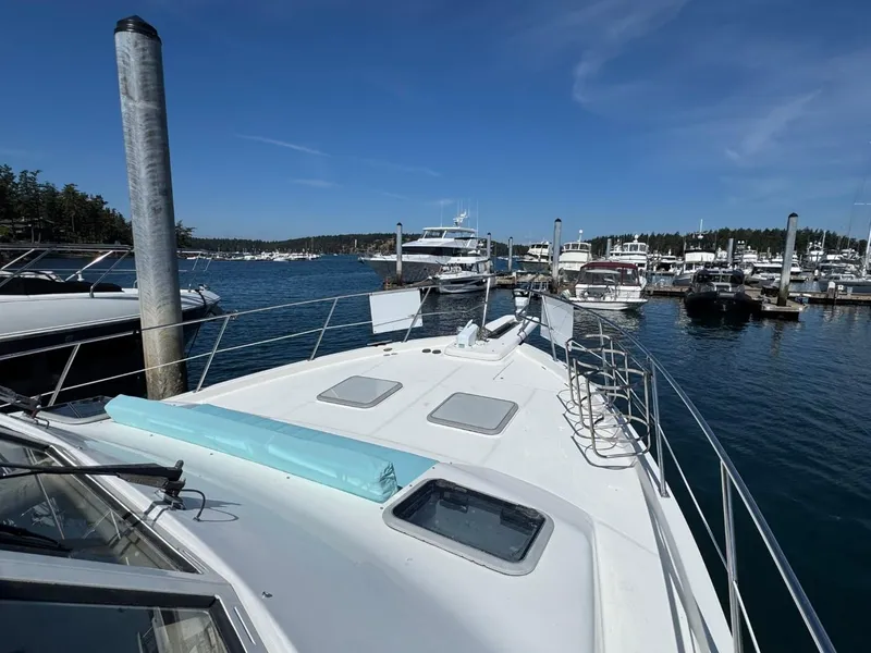 Slide: The Image of Meridian 490 Pilothouse 2003 - 89