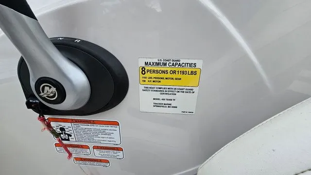 Slide: The Image of Tahoe 450 TS 2016 - 13