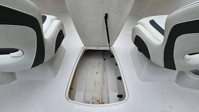 Slide: The Image of Tahoe 450 TS 2016 - 14