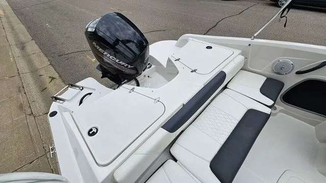 Slide: The Image of Tahoe 450 TS 2016 - 7