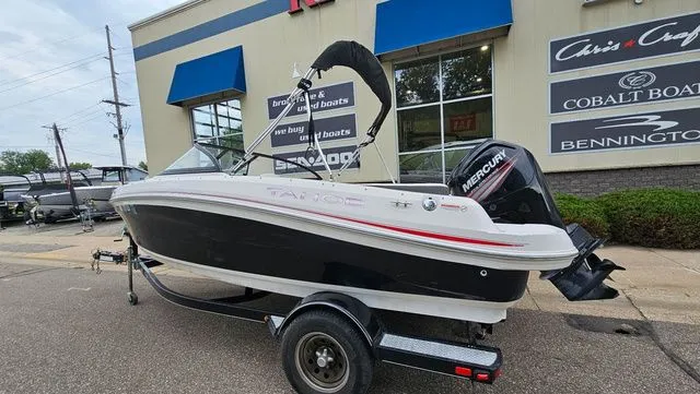 Slide: The Image of Tahoe 450 TS 2016 - 3