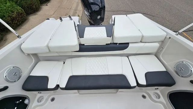 Slide: The Image of Tahoe 450 TS 2016 - 8