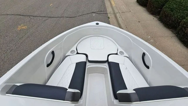 Slide: The Image of Tahoe 450 TS 2016 - 16