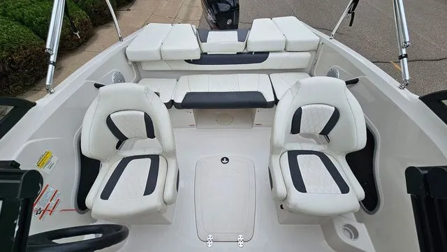 Slide: The Image of Tahoe 450 TS 2016 - 9