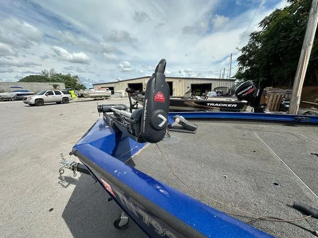 Slide: The Image of Lowe Stinger ST175 2014 - 16