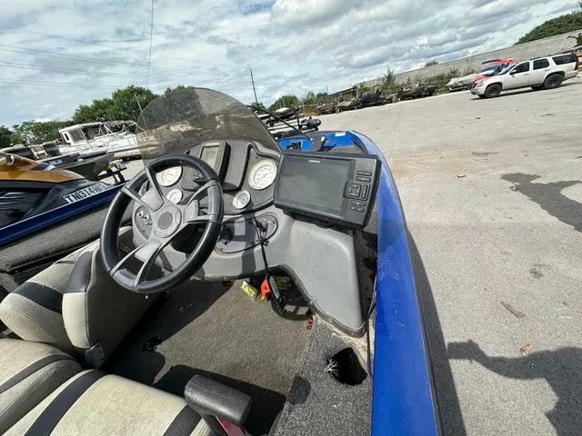 Slide: The Image of Lowe Stinger ST175 2014 - 5