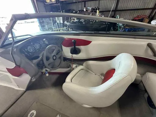 Slide: The Image of Crownline Boats 195 SS 2002 - 7