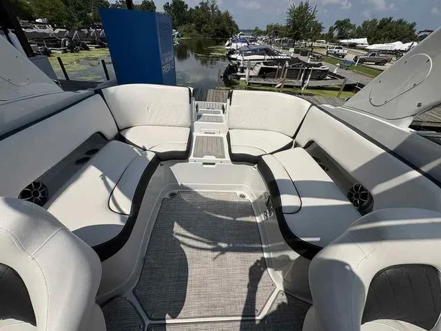 Slide: The Image of Crownline Boats 265 SS 2022 - 13