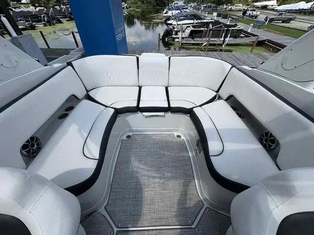 Slide: The Image of Crownline Boats 265 SS 2022 - 14