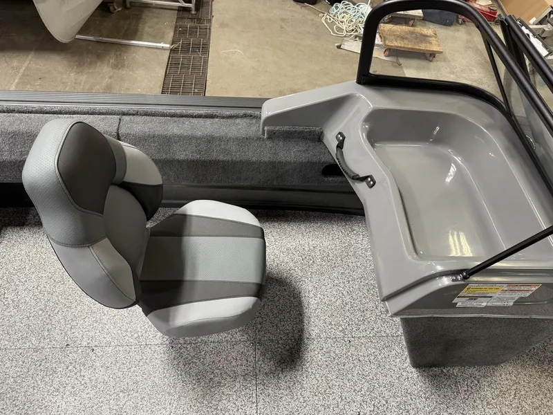 Slide: The Image of MirroCraft 90HP Holiday 168 2025 - 14