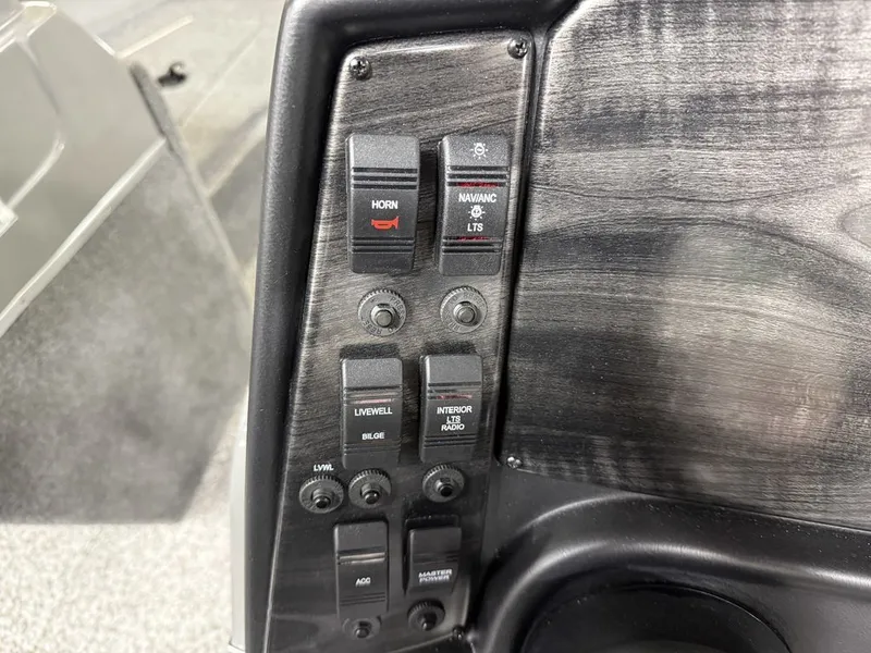 Slide: The Image of MirroCraft 90HP Holiday 168 2025 - 20